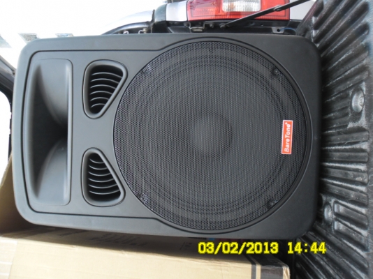 ขายตู้ลำโพง 15" สภาพใหม่แกะกล่อง ขายขาดทุนเลยคราฟ เก็บไว้รกบ้านตู้มันใหญ่