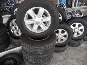 ขายแม็กisuzu d-max 16 +ยาง bs 245-70-15 สวยๆวิ่งไม่เยอะ