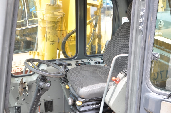 KOMATSU PW 150 ES-6 KOMATSU PW 150 ES-6