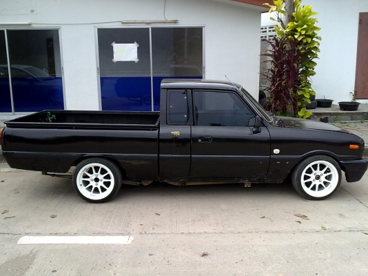 ขายมาสด้า FM แนวๆซักคันครับ