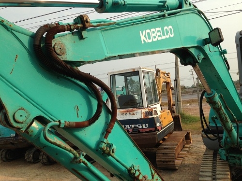 รถแบคโฮ KOBELCO SK4 รถแบคโฮ KOBELCO SK4