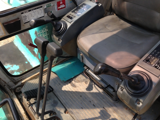 รถแบคโฮ KOBELCO SK4 รถแบคโฮ KOBELCO SK4