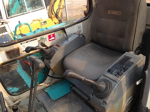 รถแบคโฮ KOBELCO SK4 รถแบคโฮ KOBELCO SK4
