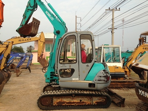 รถแบคโฮ KOBELCO SK4 รถแบคโฮ KOBELCO SK4