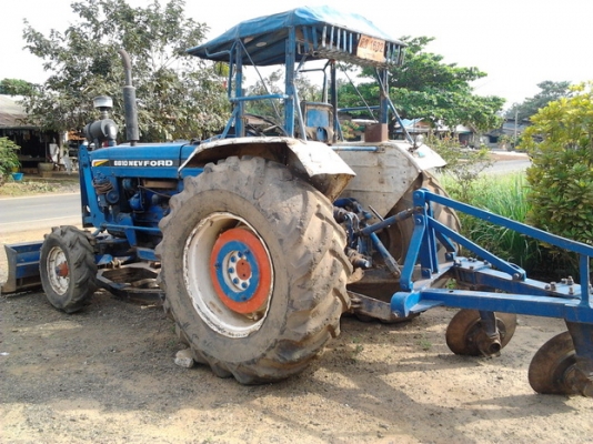 FORD 77 - 1 เพลา T3 เอกสารเล่มทะเบียนครบ เครื่องแน่นดีแรงดี อุปกรณ์พร้อม มีใบดันหน้า ผานพรวนดิน 3 ระบบไฮดรอลิกส์ไม่มีแตกรั่ว ช่วงล่างแน่นยางสภาพดี 4 เส้นพร้อมทำงานได้เลย ราคาต่อรองได้ครับ FORD 77 - 1 เพลา T3 เอกสารเล่มทะเบียนครบ เครื่องแน่นดีแรงดี อุปกรณ์พร้อม มีใบดันหน้า ผานพรวนดิน 3 ระบบไฮดรอลิกส์ไม่มีแตกรั่ว ช่วงล่างแน่นยางสภาพดี 4 เส้นพร้อมทำงานได้เลย ราคาต่อรองได้ครับ