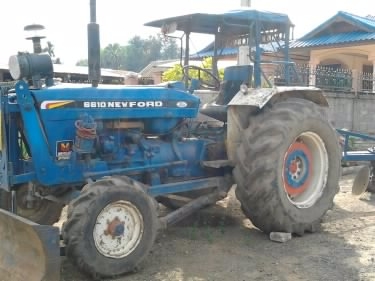 FORD 77 - 1 เพลา T3 เอกสารเล่มทะเบียนครบ เครื่องแน่นดีแรงดี อุปกรณ์พร้อม มีใบดันหน้า ผานพรวนดิน 3 ระบบไฮดรอลิกส์ไม่มีแตกรั่ว ช่วงล่างแน่นยางสภาพดี 4 เส้นพร้อมทำงานได้เลย ราคาต่อรองได้ครับ