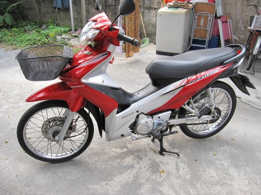 2554 HONDA WAVE 110 i  หัวฉีด ประหยัดสุดๆ สตาร์ทมือ ถูก....