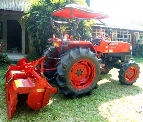 รถไถคูโบต้า รุ่น L4508 45แรง สภาพดี เครื่องแรง มีโรตารี่ตราช้าง รุ่น RX 180 มีดันหน้า มีทะเบียนพร้อมโอนครับ ราคา 375,000 บาท