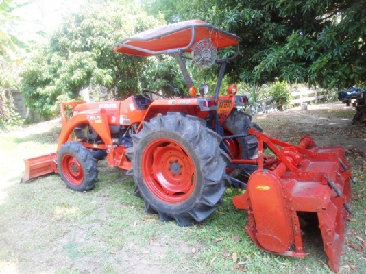 รถไถคูโบต้า รุ่น L4508 45แรง สภาพดี เครื่องแรง มีโรตารี่ตราช้าง รุ่น RX 180 มีดันหน้า มีทะเบียนพร้อมโอนครับ ราคา 375,000 บาท