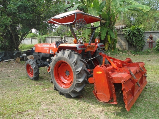 รถไถคูโบต้า รุ่น L4508 45แรง สภาพดี เครื่องแรง มีโรตารี่ตราช้าง รุ่น RX 180 มีดันหน้า มีทะเบียนพร้อมโอนครับ ราคา 375,000 บาท