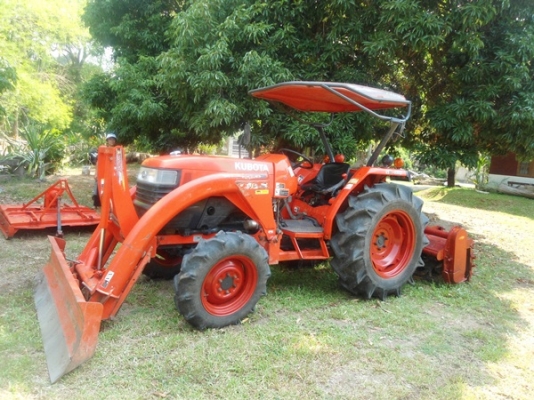 รถไถคูโบต้า รุ่น L4508 45แรง สภาพดี เครื่องแรง มีโรตารี่ตราช้าง รุ่น RX 180 มีดันหน้า มีทะเบียนพร้อมโอนครับ ราคา 375,000 บาท