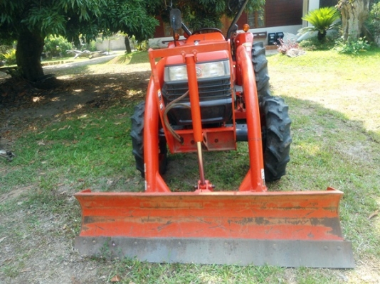 รถไถคูโบต้า รุ่น L4508 45แรง สภาพดี เครื่องแรง มีโรตารี่ตราช้าง รุ่น RX 180 มีดันหน้า มีทะเบียนพร้อมโอนครับ ราคา 375,000 บาท