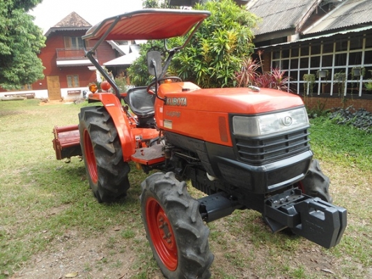 รถไถคูโบต้า รุ่น L4508 45แรง สภาพดี เครื่องแรง มีโรตารี่ตราช้าง รุ่น RX 180 มีดันหน้า มีทะเบียนพร้อมโอนครับ ราคา 375,000 บาท