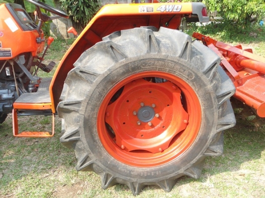 รถไถคูโบต้า รุ่น L4508 45แรง สภาพดี เครื่องแรง มีโรตารี่ตราช้าง รุ่น RX 180 มีดันหน้า มีทะเบียนพร้อมโอนครับ ราคา 375,000 บาท