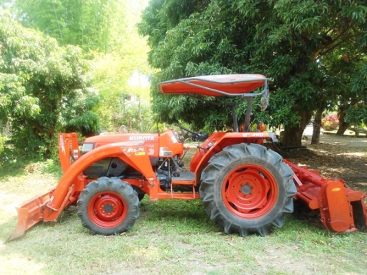 รถไถคูโบต้า รุ่น L4508 45แรง สภาพดี เครื่องแรง มีโรตารี่ตราช้าง รุ่น RX 180 มีดันหน้า มีทะเบียนพร้อมโอนครับ ราคา 375,000 บาท