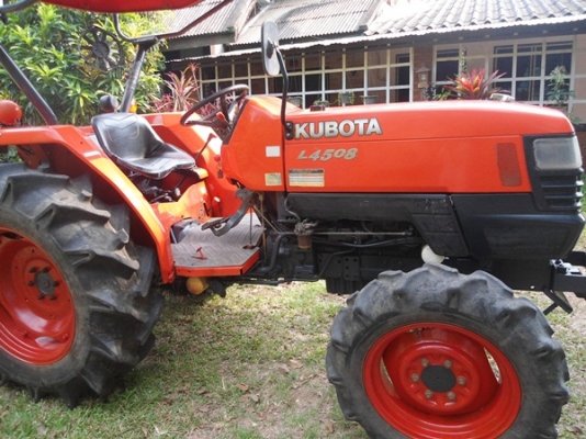 รถไถคูโบต้า รุ่น L4508 45แรง สภาพดี เครื่องแรง มีโรตารี่ตราช้าง รุ่น RX 180 มีดันหน้า มีทะเบียนพร้อมโอนครับ ราคา 375,000 บาท