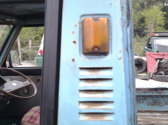 JOECLASSICขายกะป้อDAIHATSU  S55วางเครื่องF61  3 สูบ12วาล์วตัวใหม่CDIเลขเครื่องเลขคัทซีตรงโอนได้เลยทั่วไทยคัทซีสวยกริบมีผุที่พื้นกะบะบ้างตามระยะการใช้งานได้บางเดิม