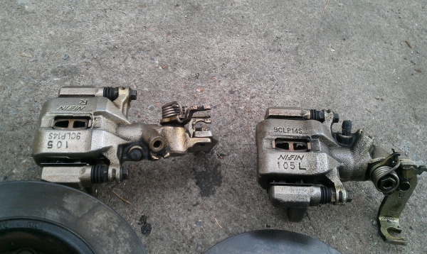 ขายแม่ปั๊มเบรค พร้อมจานดิสเบรคหลังและโช๊คคู่หลัง ฮอนด้าแอคคอดร์ ปี 2005