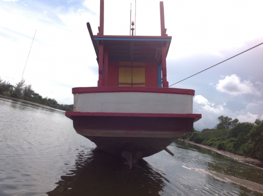 ขายเรือประมง 5 วากว่า  ทำดาดฟ้า+เก๋งใหม่