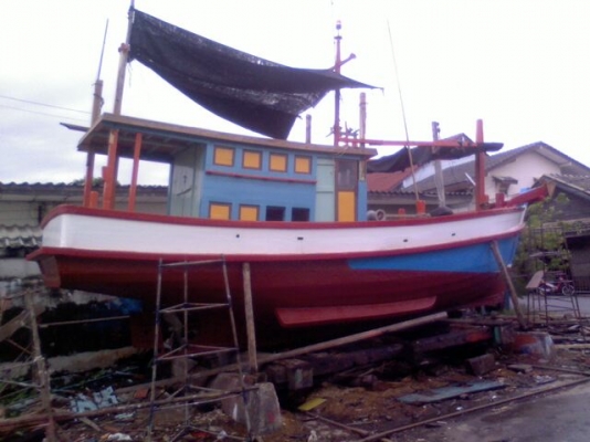 ขายเรือประมง 5 วากว่า  ทำดาดฟ้า+เก๋งใหม่