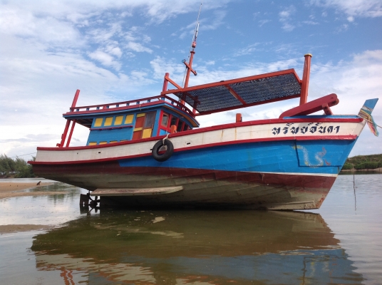ขายเรือประมง 5 วากว่า  ทำดาดฟ้า+เก๋งใหม่