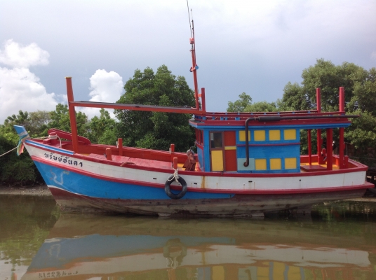 ขายเรือประมง 5 วากว่า  ทำดาดฟ้า+เก๋งใหม่