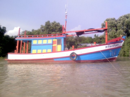 ขายเรือประมง 5 วากว่า  ทำดาดฟ้า+เก๋งใหม่