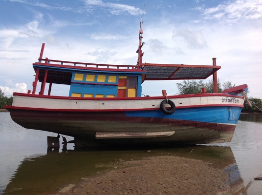 ขายเรือประมง 5 วากว่า  ทำดาดฟ้า+เก๋งใหม่
