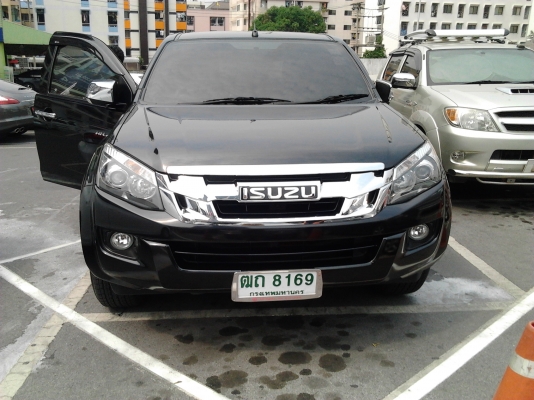 อยากขาย   ตัวท็อป  อีซูซุ   ออนิว  2.5  ยกสูง