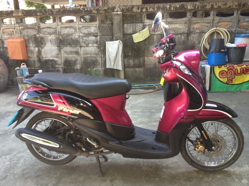 ขาย finoชมพู่-ดำ Sport สภาพดีวิ่ง 9328 กม ราคา 25000(รถ ธค.2011)