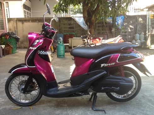 ขาย finoชมพู่-ดำ Sport สภาพดีวิ่ง 9328 กม ราคา 25000(รถ ธค.2011)