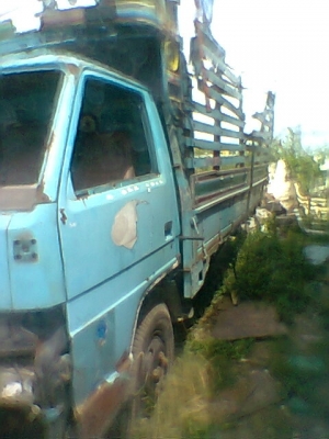 6ล้อรั้ว5.5มNPR115แรง อยู่ที่อู่ ขายตามสภาพ