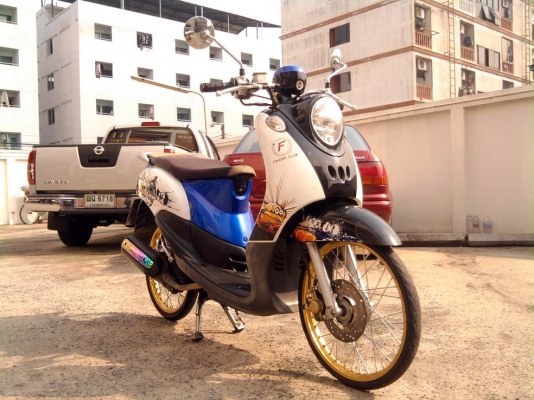 ขออนุญาติขาย Yamaha Fino 115 cc.  มือเดียว สีน้ำเงินขาวดำ ล้อทอง