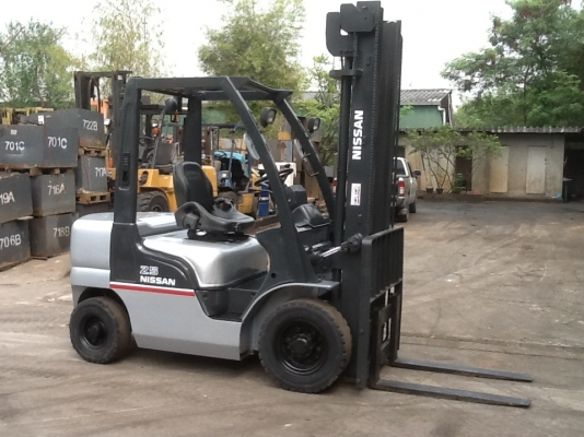 รถยกนิสสัน 2.5 ตัน เสาสูง 4 เมตร เครื่องดีเซล เกียร์ออโต้