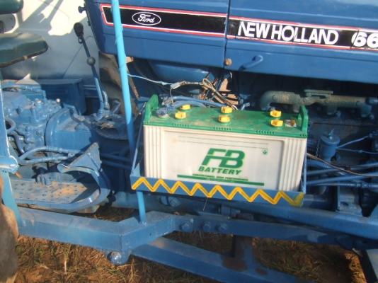 ขายรถไถ  FORD   4  สูบ 1 เพลา    สเปเชียน  พร้อมใช้งาน