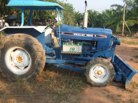 ขายรถไถ  FORD   4  สูบ 1 เพลา    สเปเชียน  พร้อมใช้งาน