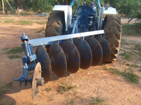 ขายรถไถ  FORD   4  สูบ 1 เพลา    สเปเชียน  พร้อมใช้งาน