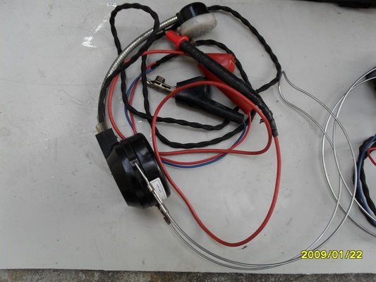 ขายเครื่องเช็คสัญญาน โทรศัพท์ (Pair Check) พร้อม 3 หูฟังสภาพดี หูฟัง 95\%