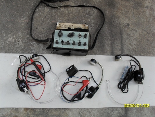 ขายเครื่องเช็คสัญญาน โทรศัพท์ (Pair Check) พร้อม 3 หูฟังสภาพดี หูฟัง 95\%