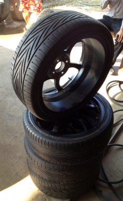 ขายล้อ SSR 17x7 ออฟ40 4/100 พร้อมยางปี 09 สภาพพร้อมใช้งาน 11500 ครับ