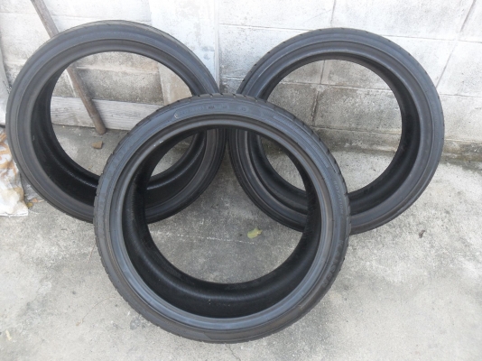 ยาง 245/35ZR19 3 เส้น