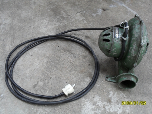 ขาย เครื่องเป่าลม ขนาด1.5 แรง ท่อ2.5 นิ้ว สภาพดี ลมแรง ปรับความแรงลมได้