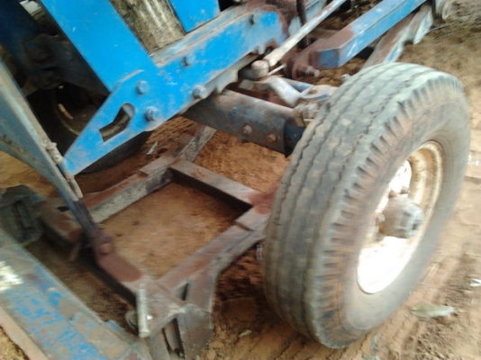 FORD 6610 - 1 เพลา เครื่อง T6 สภาพดีพร้อมใช้งานได้เลยครับ อุปกรณ์พร้อม มีใบดันหน้า ผานพรวนดิน 6 เครื่องแรงดีแน่นดีไม่เยิ้ม ระบบหางไฮดรอลิกส์ไม่มีแตก ช่วงล่างแน่นดี ยางดีพร้อมทำงานได้เลย เอกสารสัญญาซื้อขาย ราคาต่อรองได้ครับ