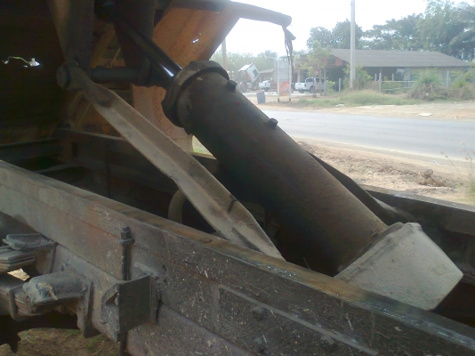 ขาย 6ล้อดั้ม ISUZU หัวยาวเครื่อง 6BD1 165แรง เฟืองท้ายของนางฟ้า 240 ทะเบียนพร้อมโอน