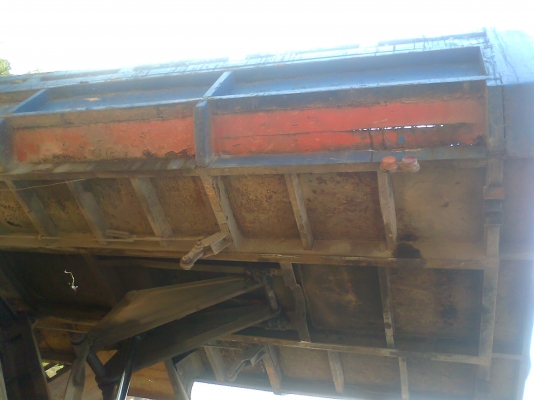 ขาย 6ล้อดั้ม ISUZU หัวยาวเครื่อง 6BD1 165แรง เฟืองท้ายของนางฟ้า 240 ทะเบียนพร้อมโอน