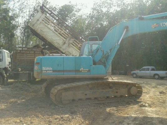 ขายแบคโฮโคเบลโก รุ่น SK200  สนใจติดต่อ คุณ ธีรเดช(ส่อง) 081-0873744