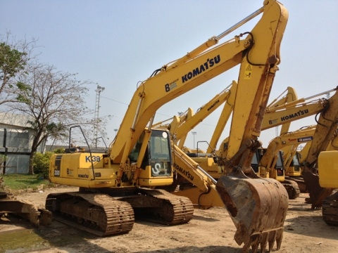 เหลือ4คันเท่านั้นขายKOMATSU-PC200-7