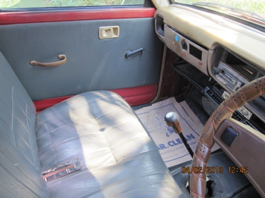 ขายกระบะโตโยต้า LN-30 4 ขอช่วงสั้นเก่าๆ 1 คัน