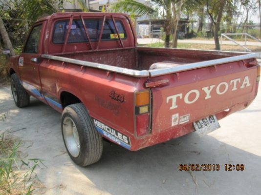 ขายกระบะโตโยต้า LN-30 4 ขอช่วงสั้นเก่าๆ 1 คัน