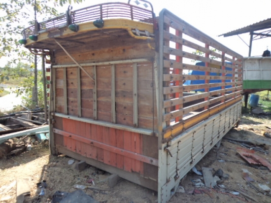 ขายกะบะรถ6ล้อ ยาว5.30 สภาพสวยๆพร้อมยกใสใช้งานได้เลยคับ